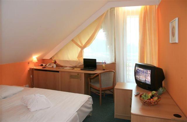 Hotel Nastup Loučná pod Klínovcem Esterno foto