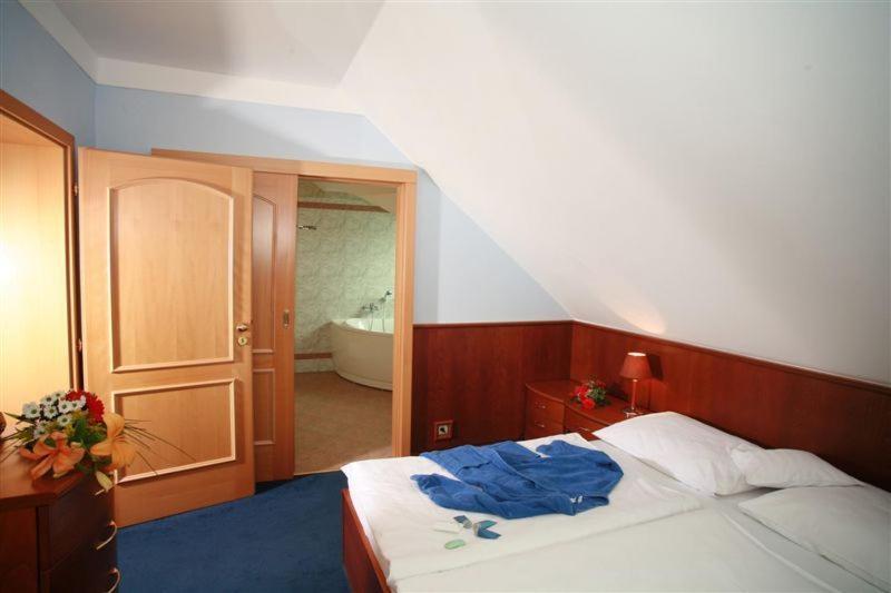 Hotel Nastup Loučná pod Klínovcem Esterno foto