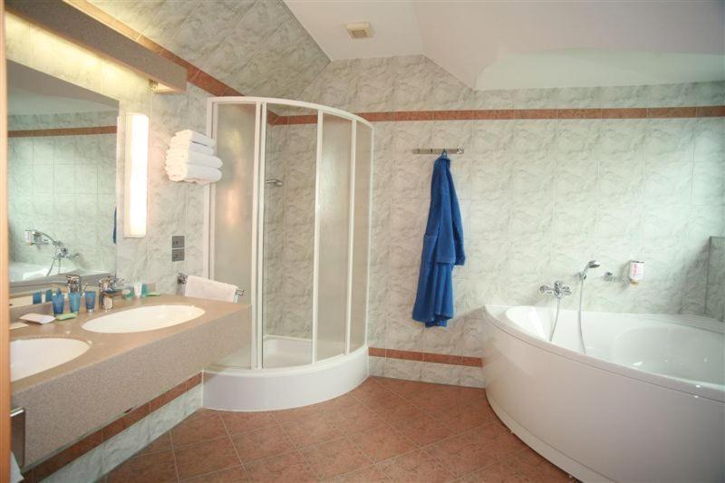 Hotel Nastup Loučná pod Klínovcem Esterno foto